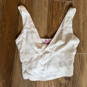 Francesca's Collections White/Cream V-Neck Cropped Tank